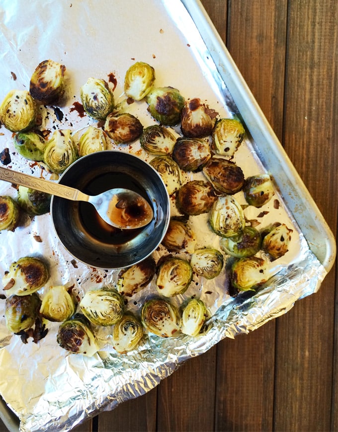 balsamic-brussel-sprouts-with-garlic-and-almonds-3