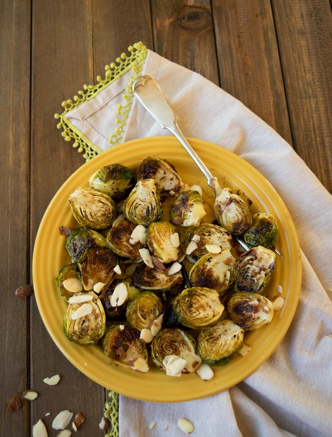 balsamic-roasted-brussel-sprouts-with-garlic-1