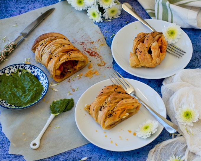 achari-paneer-puffs-for-party