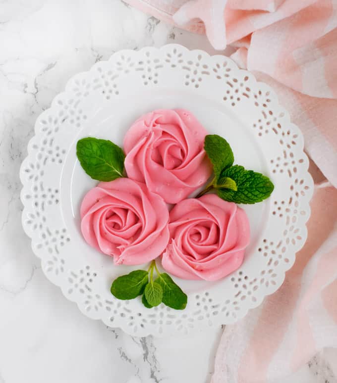 cream-cheese-frosting-rose-tutorial