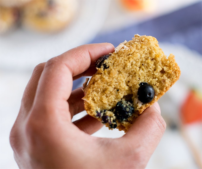 vegan-blueberry-healthy-muffins