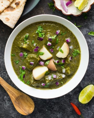 Aloo Palak gravy / Spinach Potato curry - Instant Pot Pressure cooker