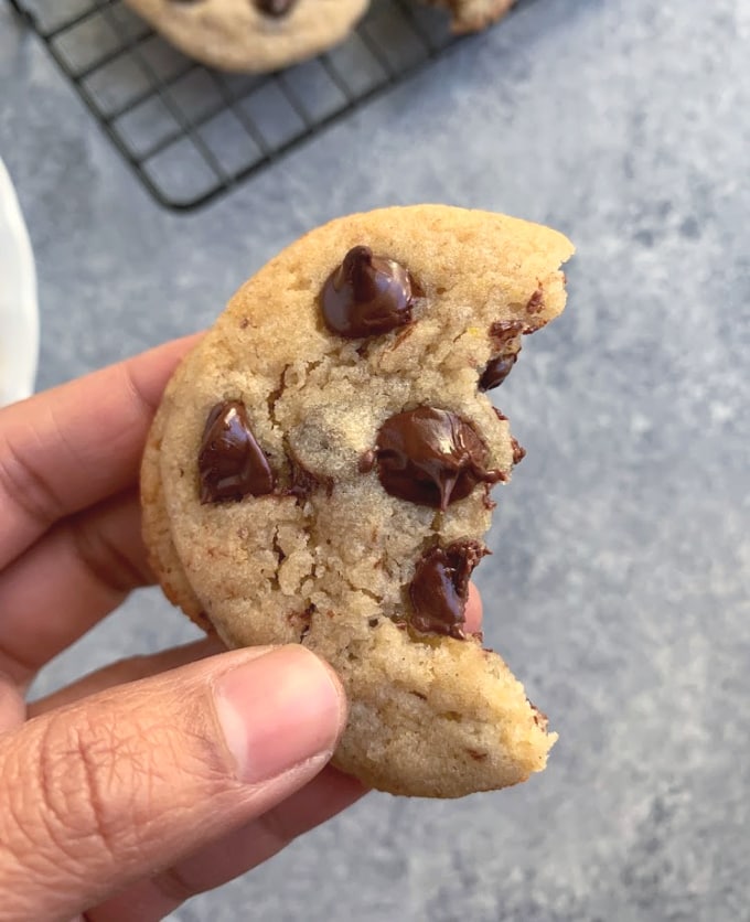 A piece of cookie in the hand 